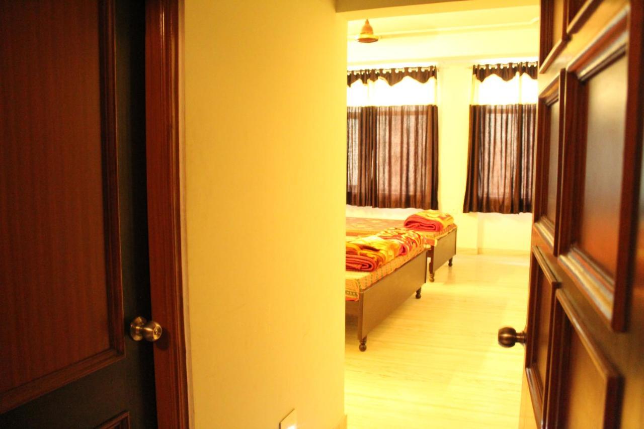 ชิตแชต เกสท์เฮาส์ Hotel ชัยปุระ ภายนอก รูปภาพ